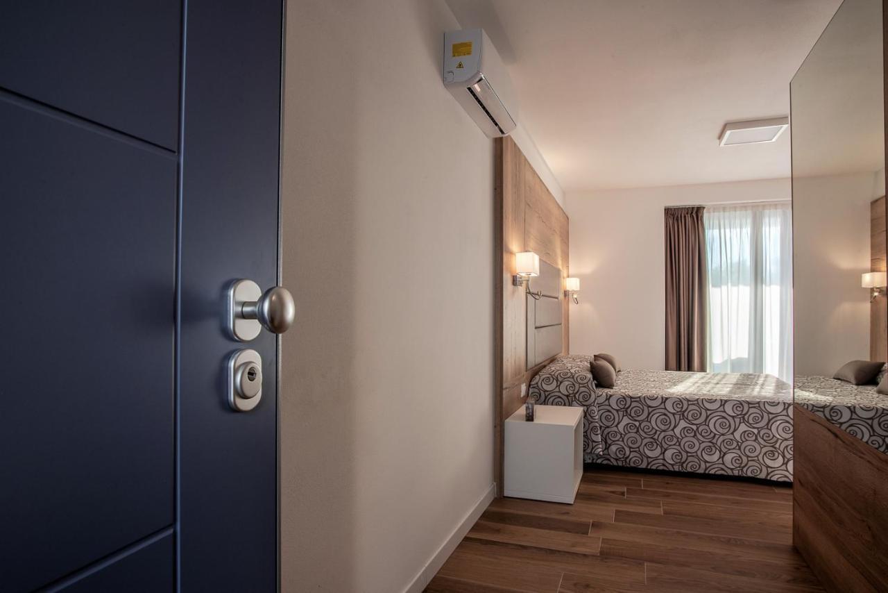 Aparthotel Miramare Grado Exteriér fotografie